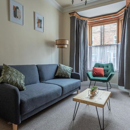 Milton Stays - Cosy 2 Bed House, 15 Min Walk To York City Center, For Up To 6 - With Period Features, Fireplace, Superfast Wi-Fi, Private Garden, Free On Street Parking Bagian luar foto