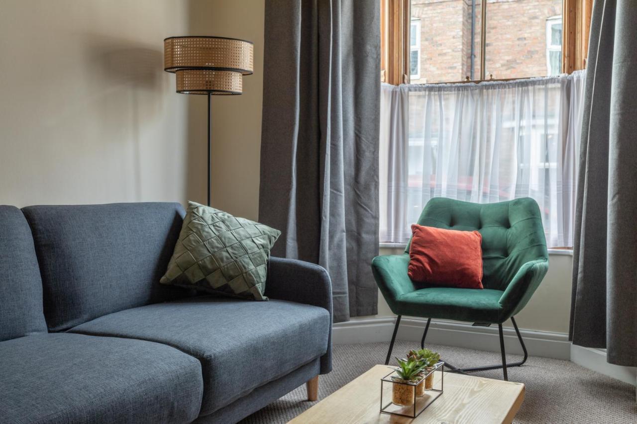 Milton Stays - Cosy 2 Bed House, 15 Min Walk To York City Center, For Up To 6 - With Period Features, Fireplace, Superfast Wi-Fi, Private Garden, Free On Street Parking Bagian luar foto