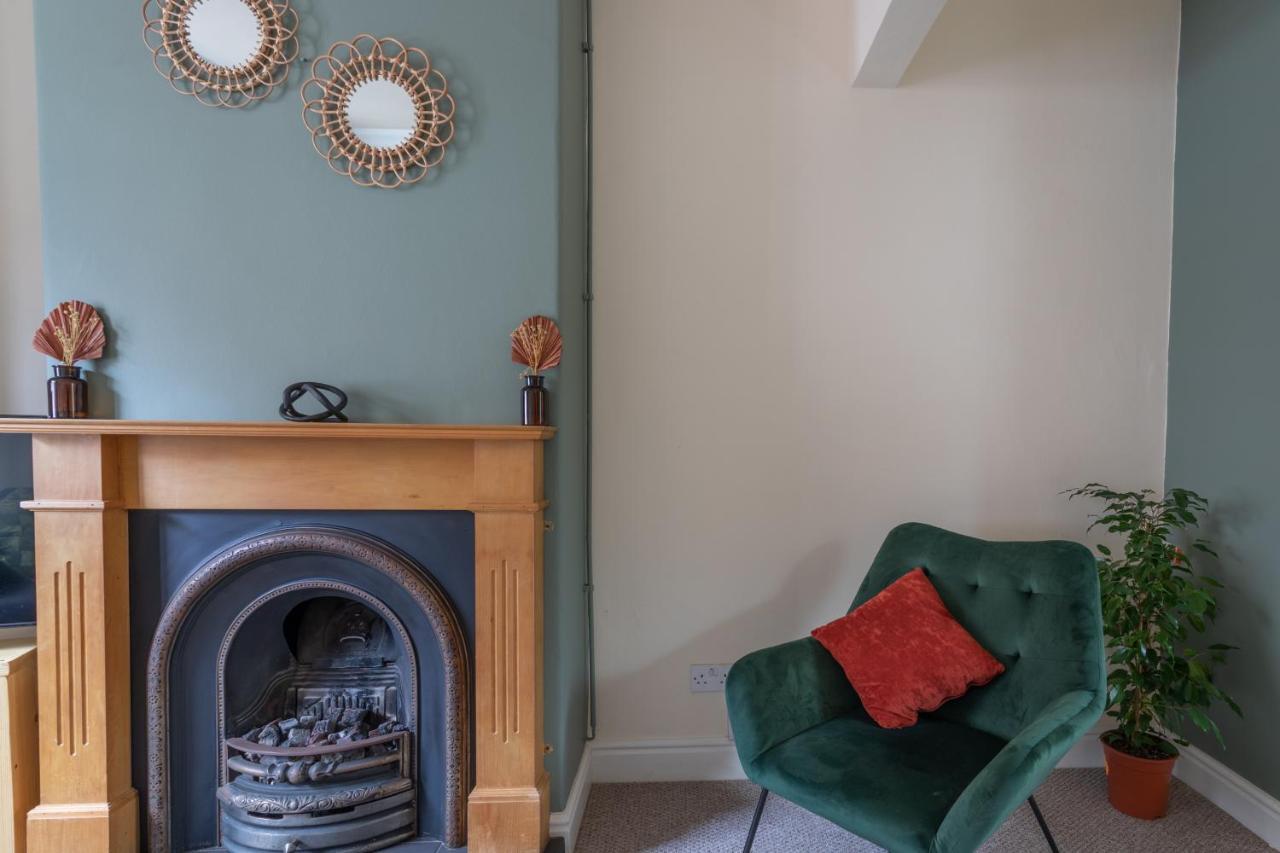 Milton Stays - Cosy 2 Bed House, 15 Min Walk To York City Center, For Up To 6 - With Period Features, Fireplace, Superfast Wi-Fi, Private Garden, Free On Street Parking Bagian luar foto