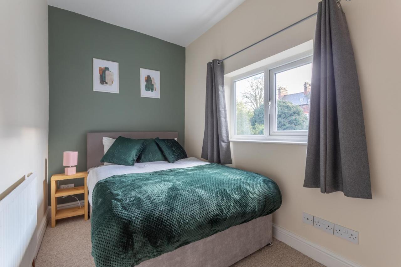 Milton Stays - Cosy 2 Bed House, 15 Min Walk To York City Center, For Up To 6 - With Period Features, Fireplace, Superfast Wi-Fi, Private Garden, Free On Street Parking Bagian luar foto