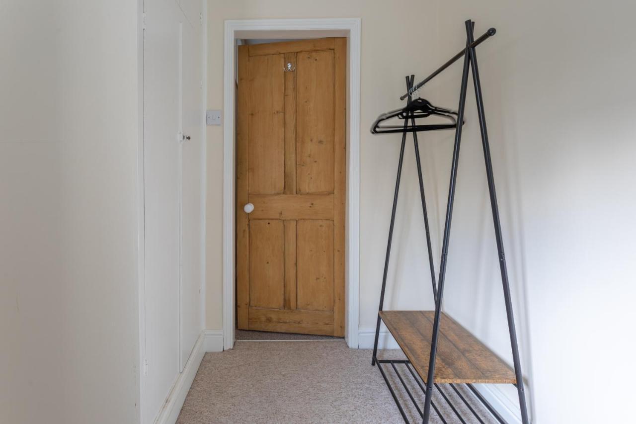 Milton Stays - Cosy 2 Bed House, 15 Min Walk To York City Center, For Up To 6 - With Period Features, Fireplace, Superfast Wi-Fi, Private Garden, Free On Street Parking Bagian luar foto