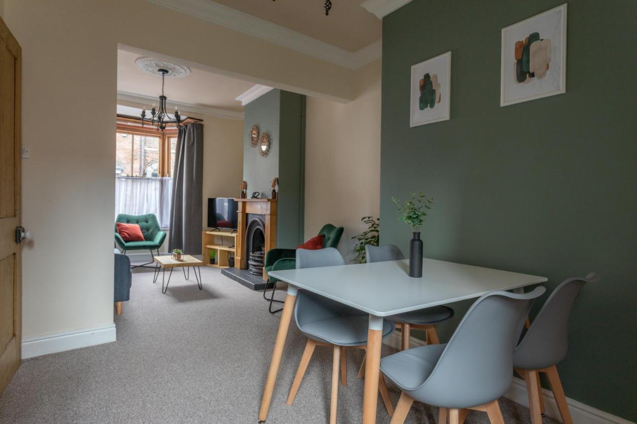 Milton Stays - Cosy 2 Bed House, 15 Min Walk To York City Center, For Up To 6 - With Period Features, Fireplace, Superfast Wi-Fi, Private Garden, Free On Street Parking Bagian luar foto